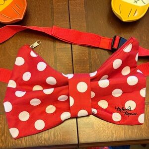 Minnie Mouse bow cross body bag
